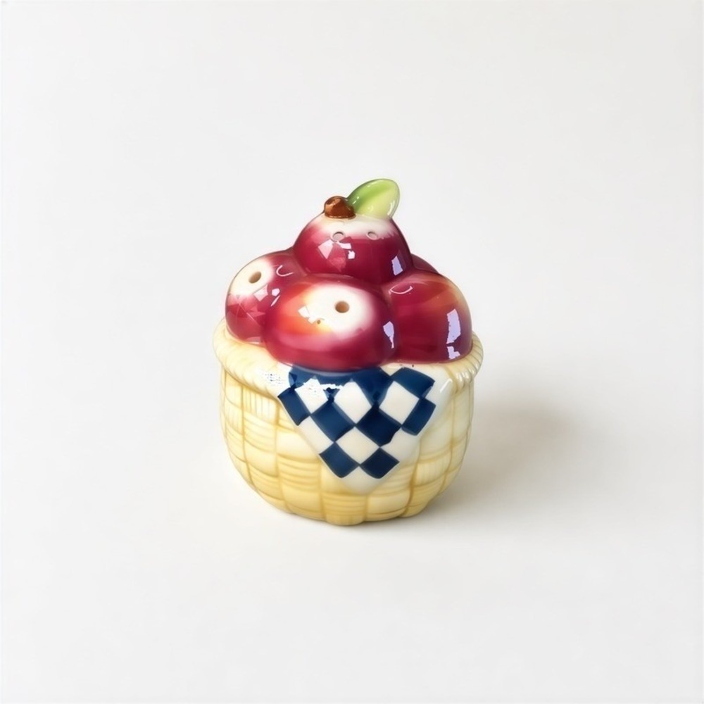 SUSAN WINGET Shaker Adult 8 oz Beige‎ Excellent Farmhouse Apple Basket Ceramic